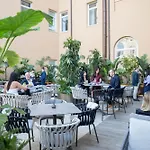 Palazzo 4 Fontane 12 ホテル 4*