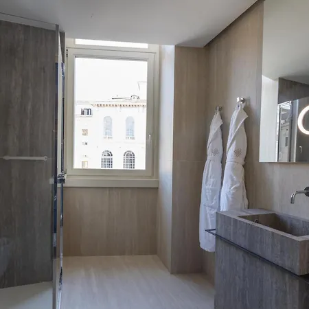 Отель Palazzo 4 Fontane 12 4*