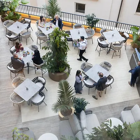 Palazzo 4 Fontane 12 Отель 4*