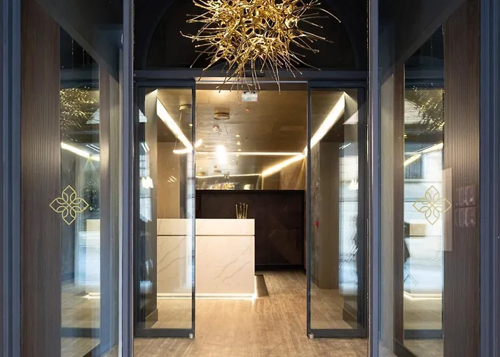 Отель Palazzo 4 Fontane 12 4*