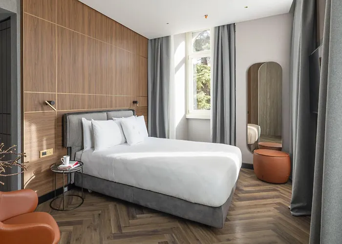 Отель Palazzo 4 Fontane 12 Рим