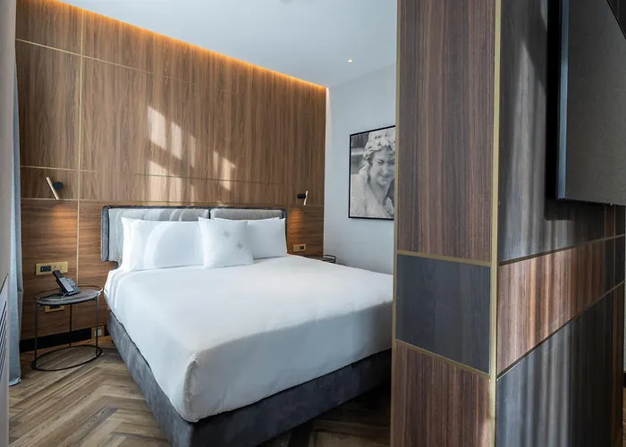 Отель Palazzo 4 Fontane 12 Рим